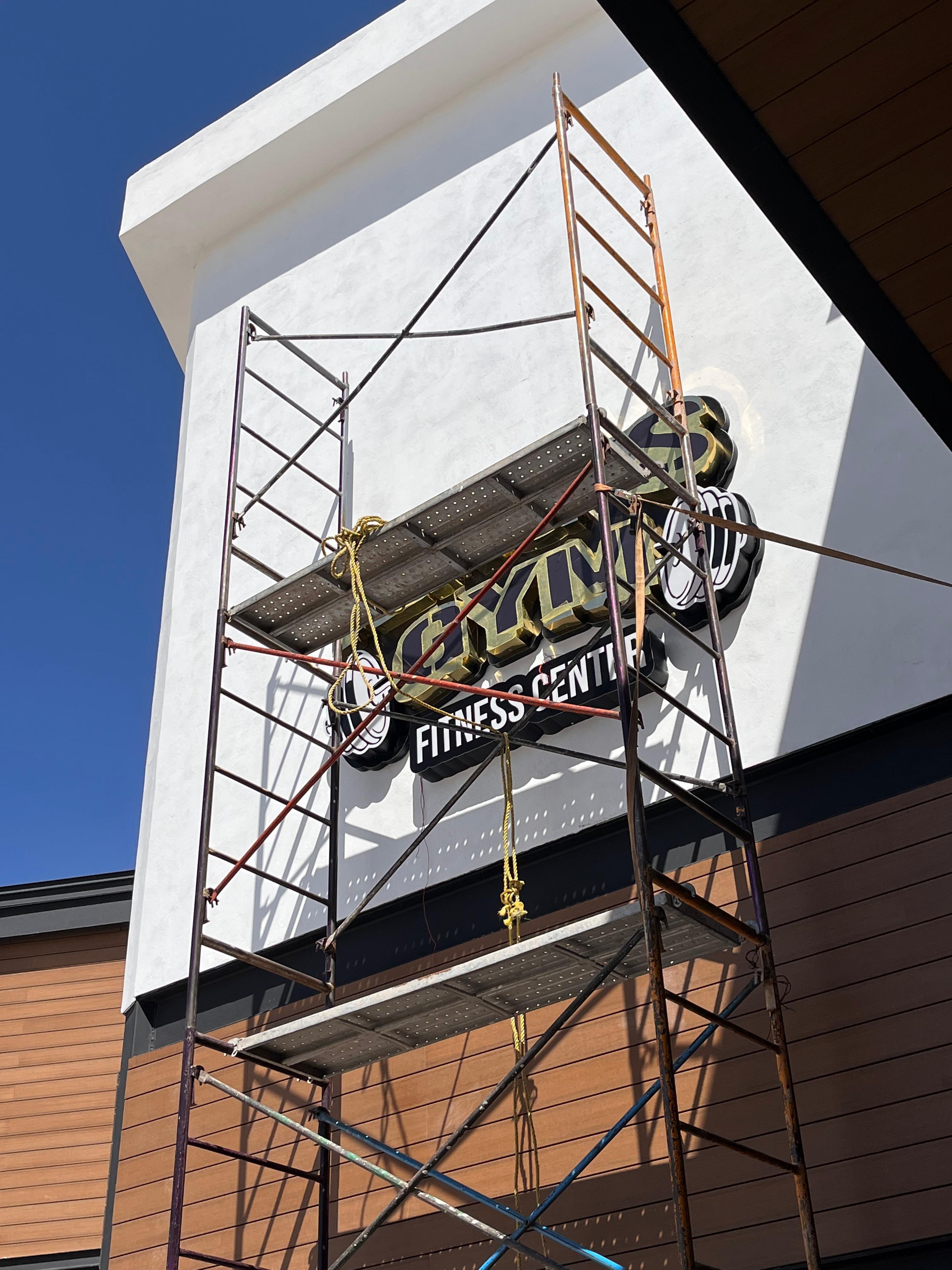 Modernización de Fachada Comercial