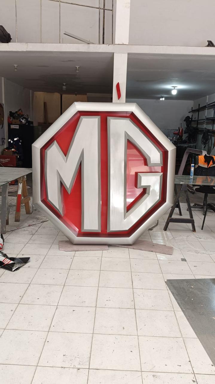 Modernización de Fachada Comercial