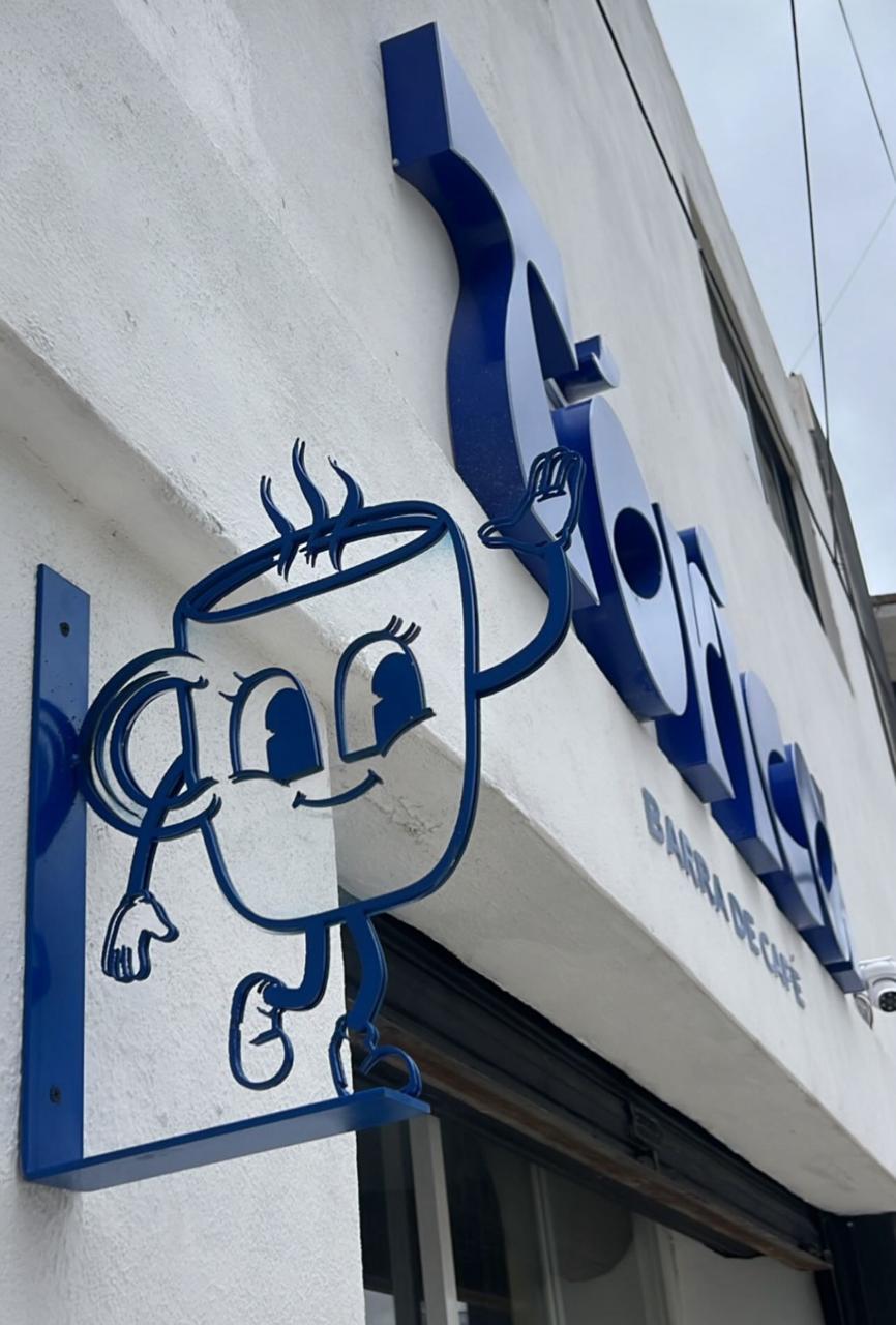 Modernización de Fachada Comercial