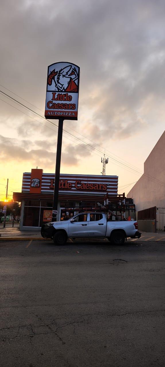 Modernización de Fachada Comercial