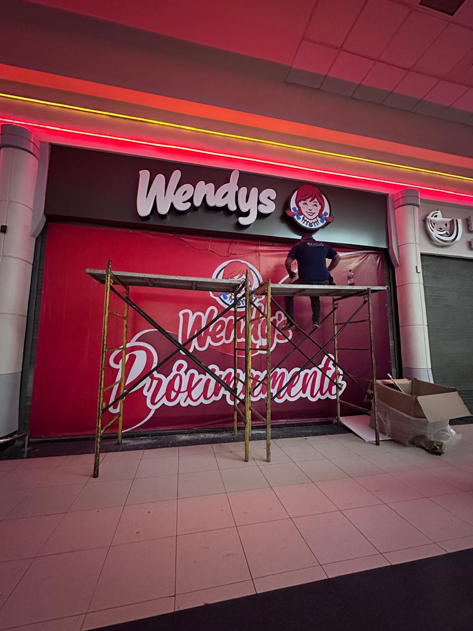 Modernización de Fachada Comercial