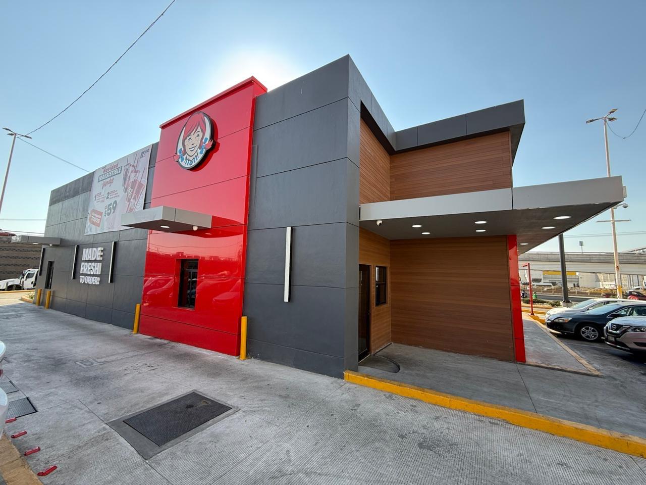 Modernización de Fachada Comercial