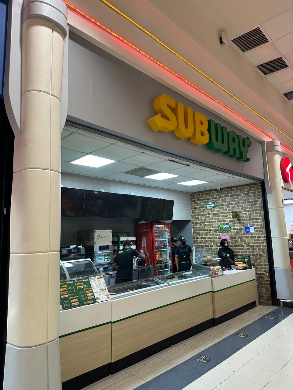 Modernización de Fachada Comercial