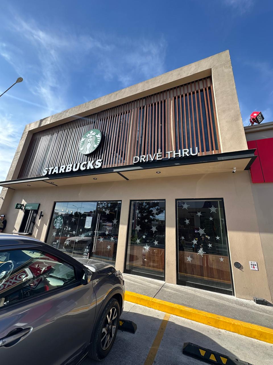 Modernización de Fachada Comercial