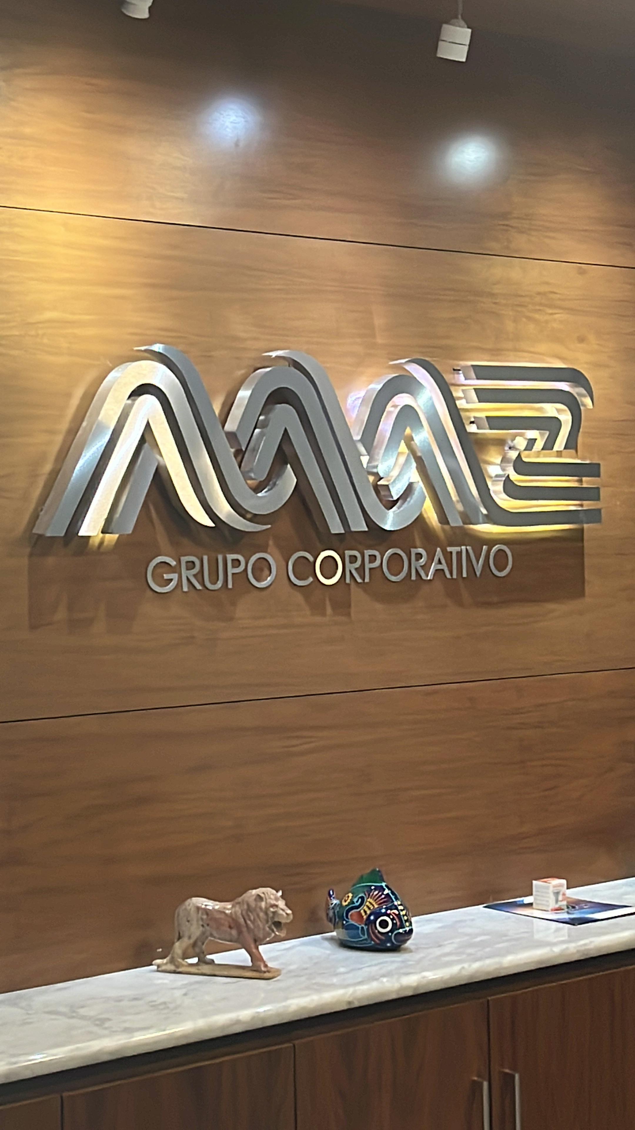 Modernización de Fachada Comercial