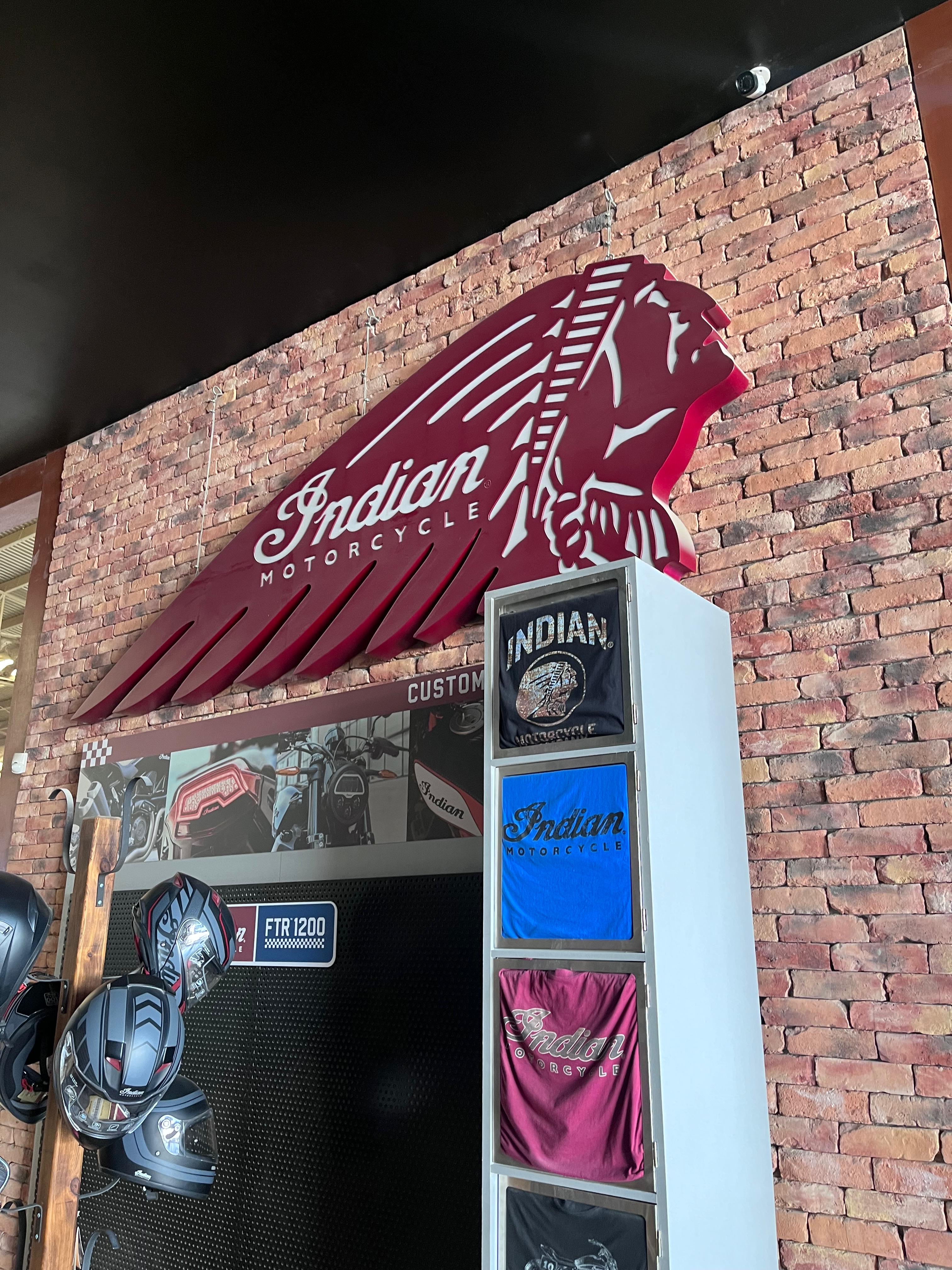 Modernización de Fachada Comercial