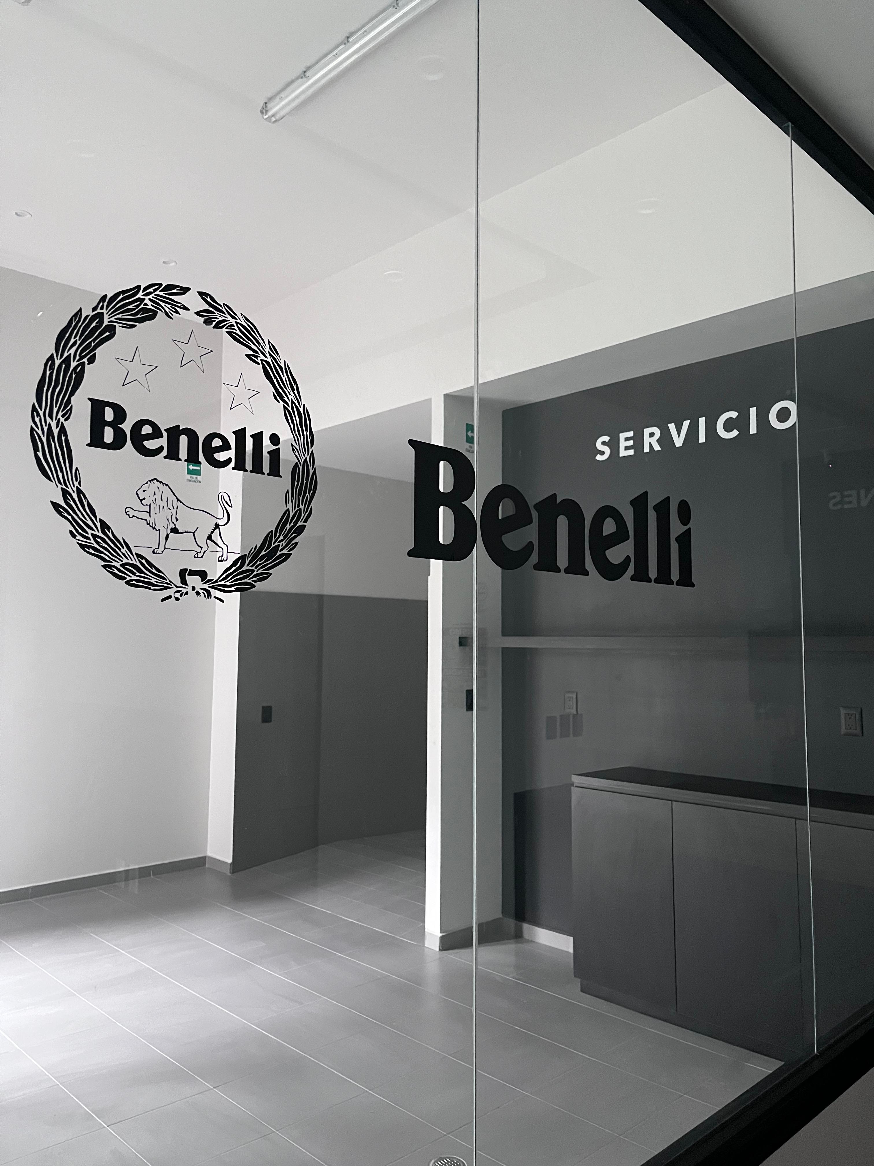 Modernización de Fachada Comercial