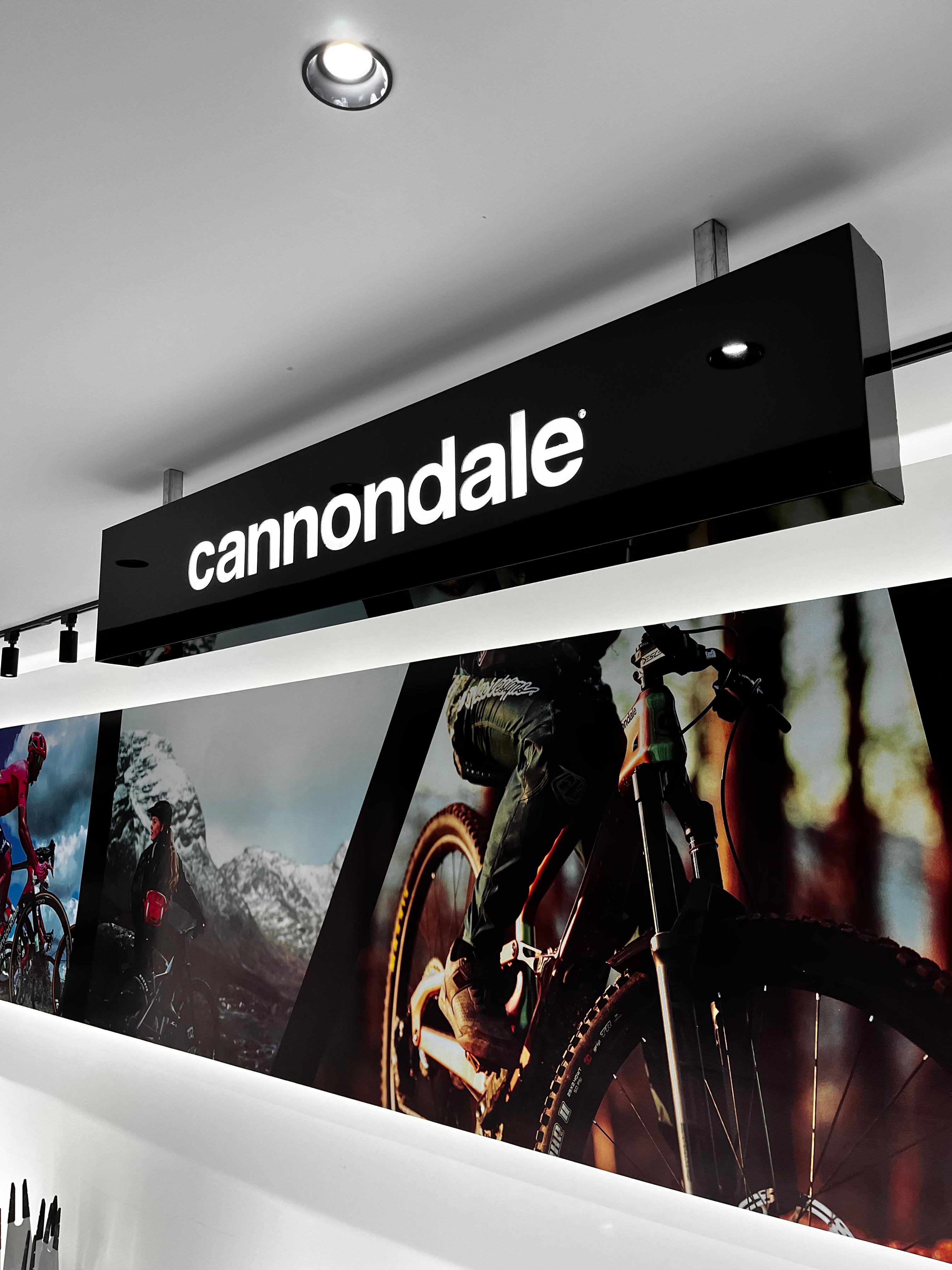 Modernización de Fachada Comercial