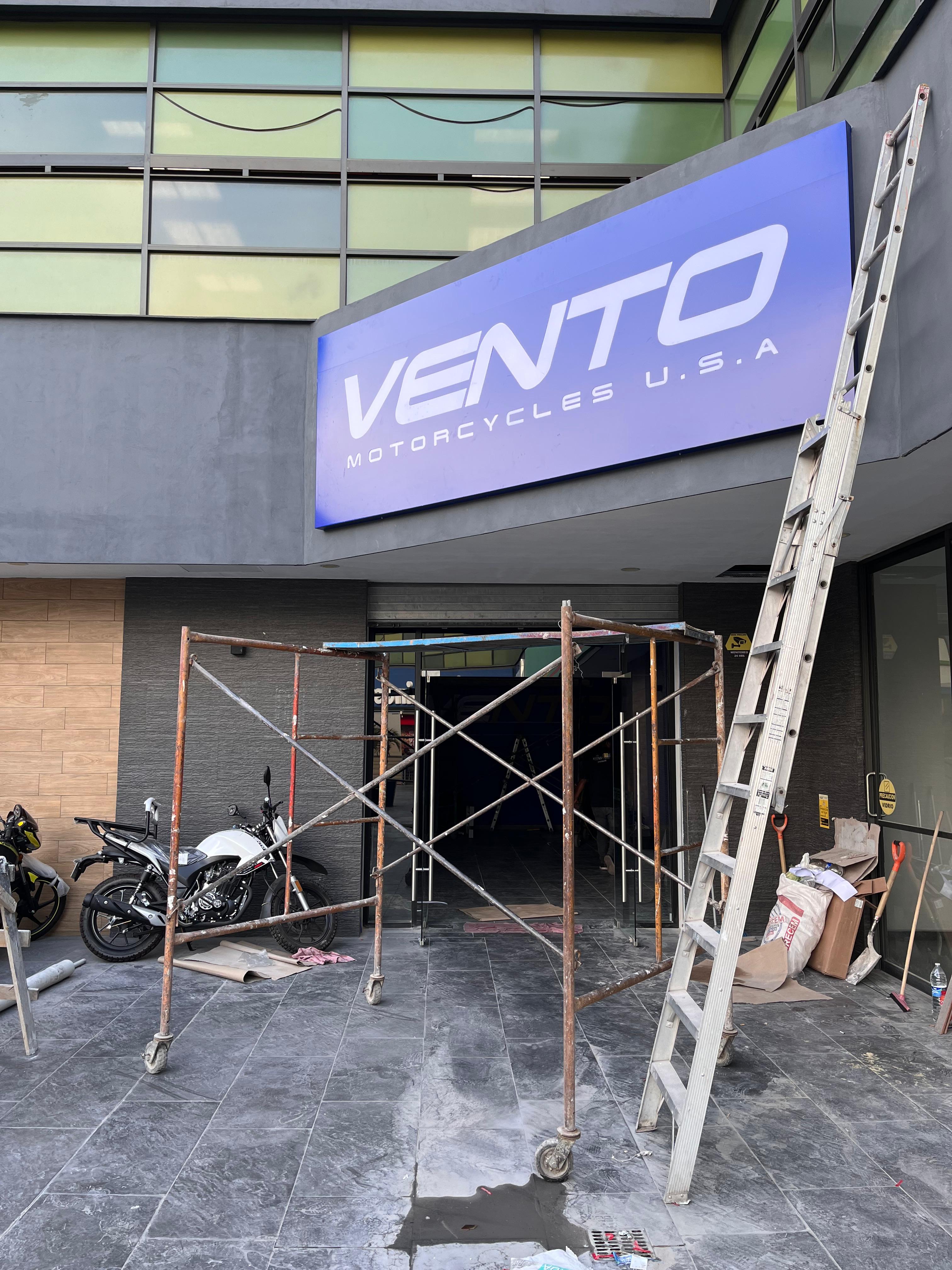 Modernización de Fachada Comercial