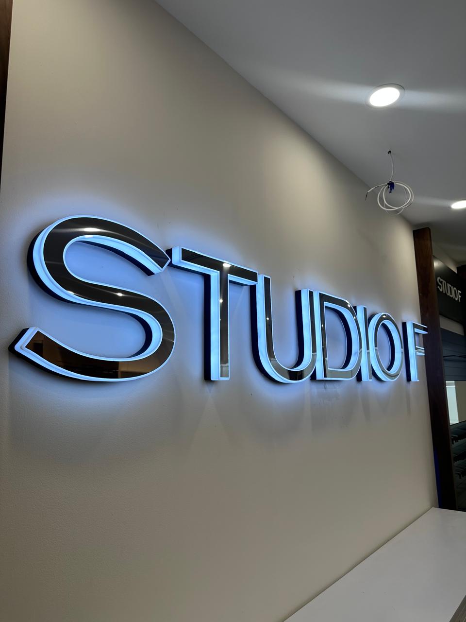 Modernización de Fachada Comercial