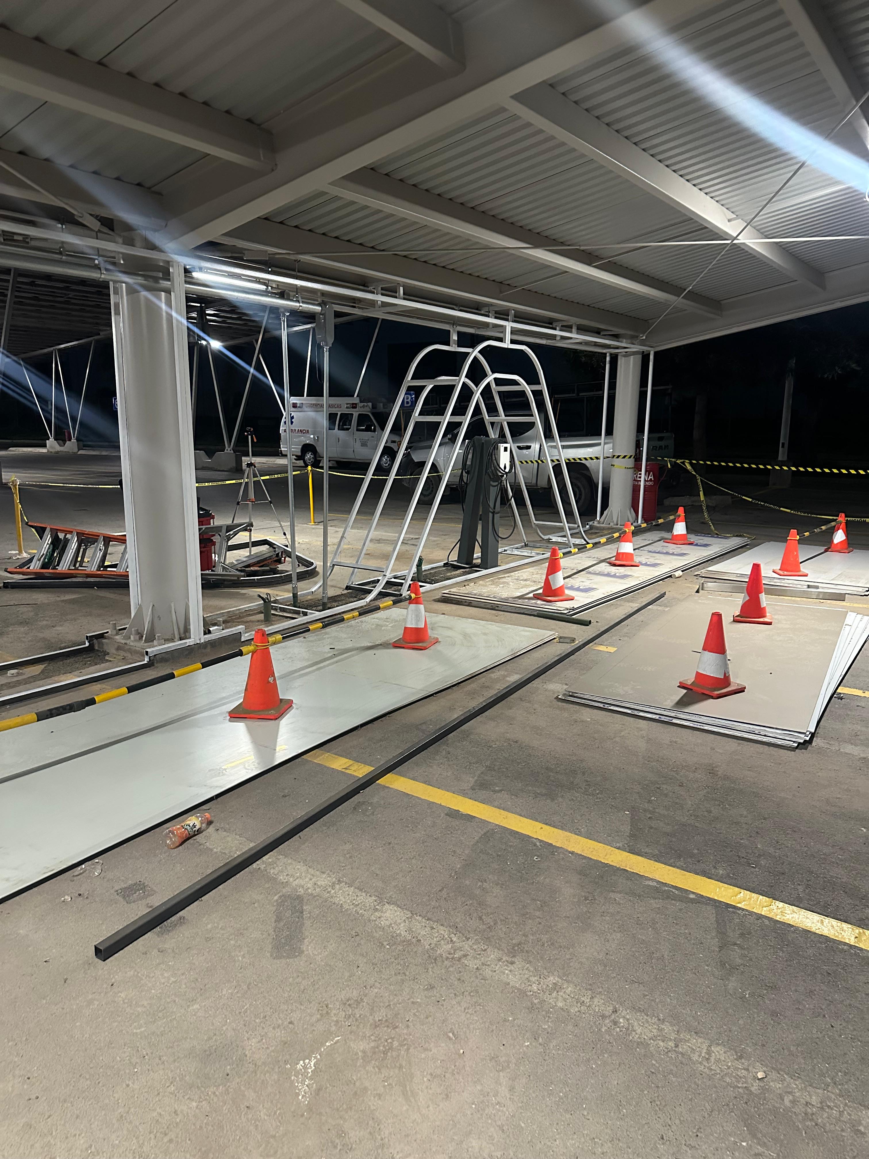 Montaje de estructura metálica de acero en proyecto industrial San Luis Potosí — ALUCO